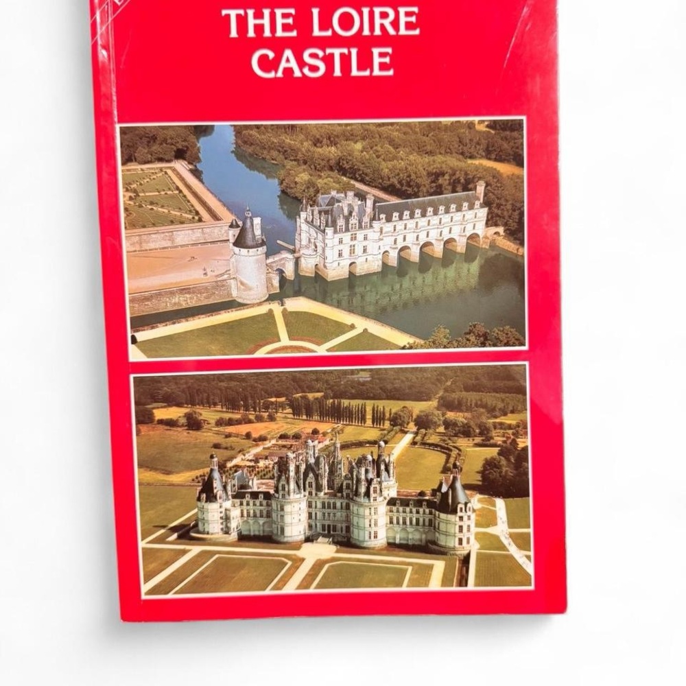 The Loire Castle Book